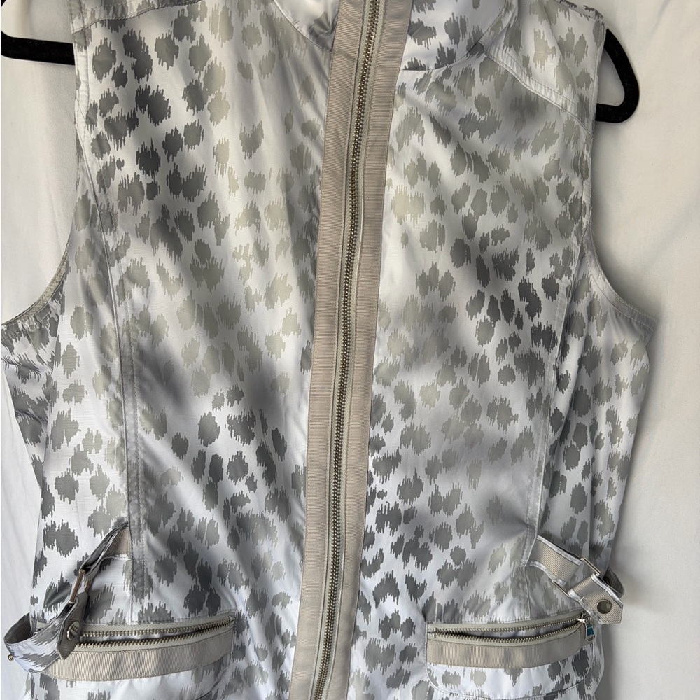 Women's Silver Leopard-Print Zip Vest